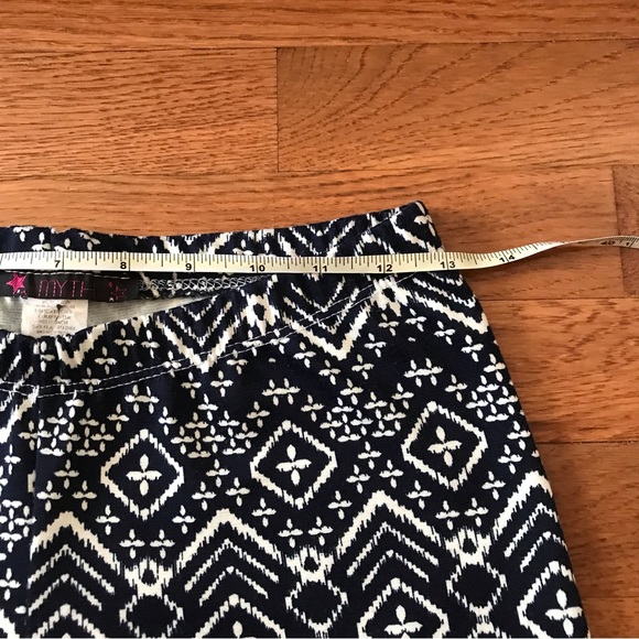 Navy & White Geometric Print Leggings Women’s Small or Junior’s Medium - Picture 6 of 11